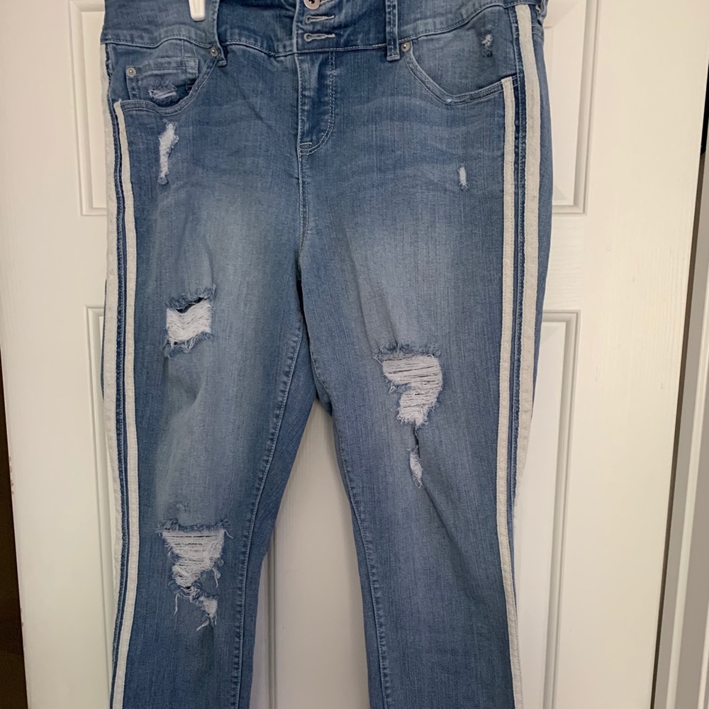 Light denim ripped jeans